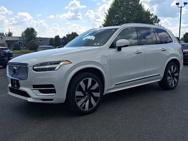 Used 2025 Volvo XC90 T8 Ultra w/ Lounge Package AWD/4WD image 3