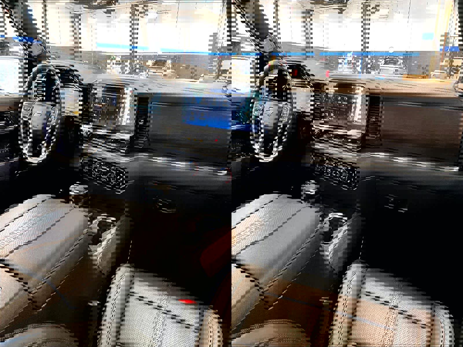 Used 2023 Chevrolet Silverado 1500 High Country w/ High Country Premium Package image 14