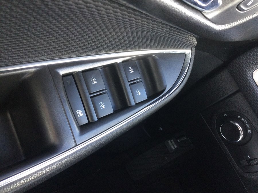 Used 2017 Chevrolet Cruze LS FWD image 34