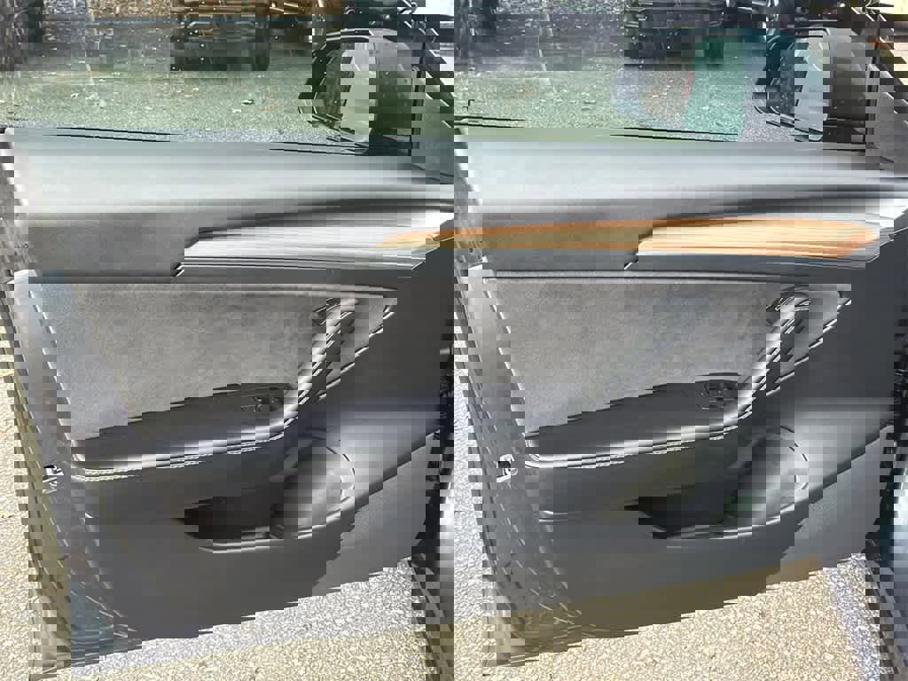 Used 2021 Tesla Model 3 Performance image 11