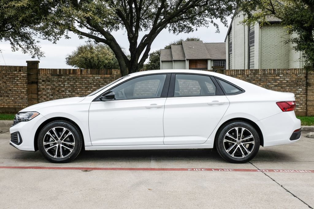 Used 2022 Volkswagen Jetta Sport image 20