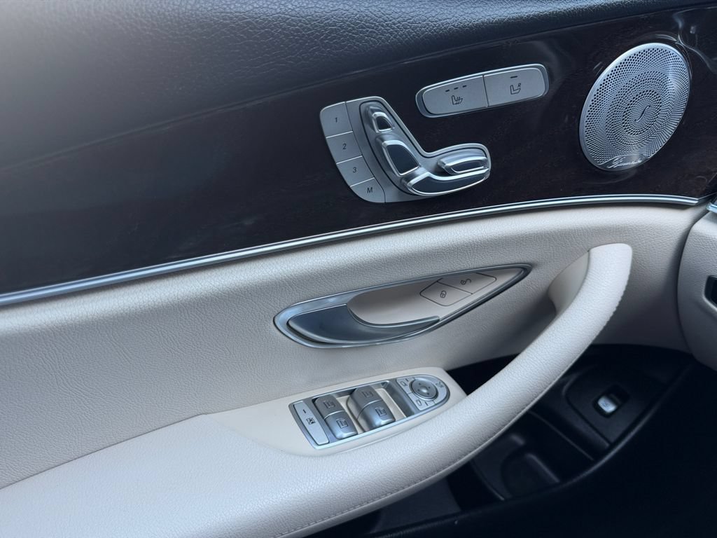 Used 2018 Mercedes-Benz E 300 image 11