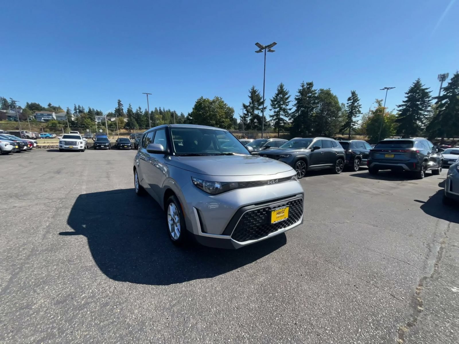Used 2025 Kia Soul LX w/ LX Technology Package FWD image 3