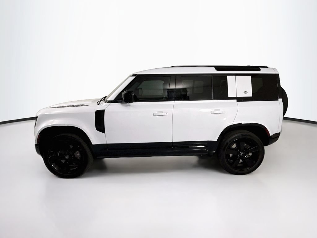 Used 2022 Land Rover Defender 110 X-Dynamic SE AWD/4WD image 8