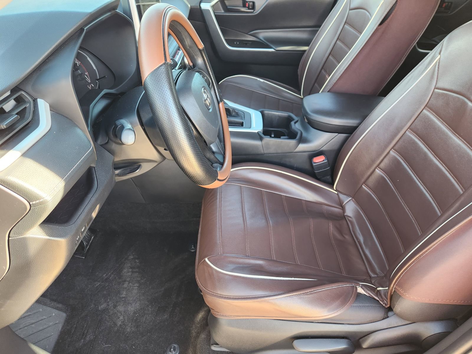 Used 2024 Toyota RAV4 LE image 16