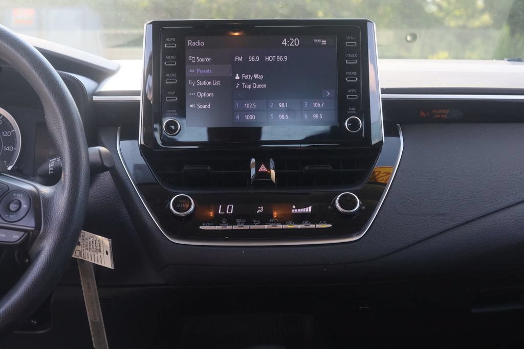 Used 2020 Toyota Corolla LE FWD image 18