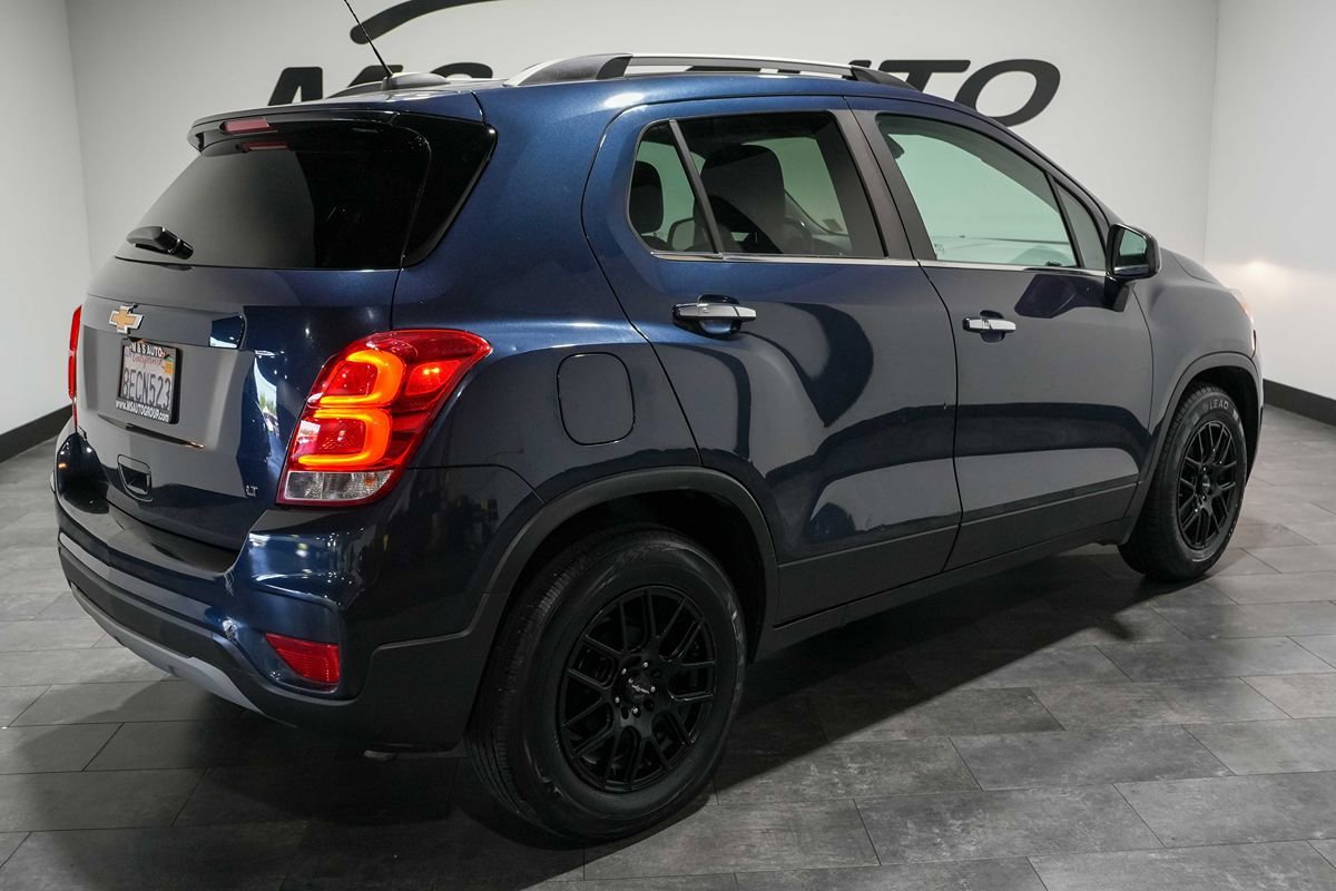 Used 2018 Chevrolet Trax LT w/ LT Convenience Package FWD image 4