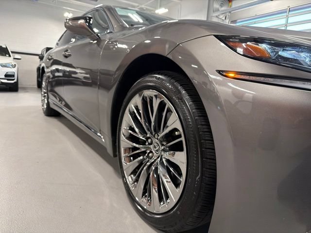 Used 2019 Lexus LS 500 AWD w/ Interior Upgrade Package image 38