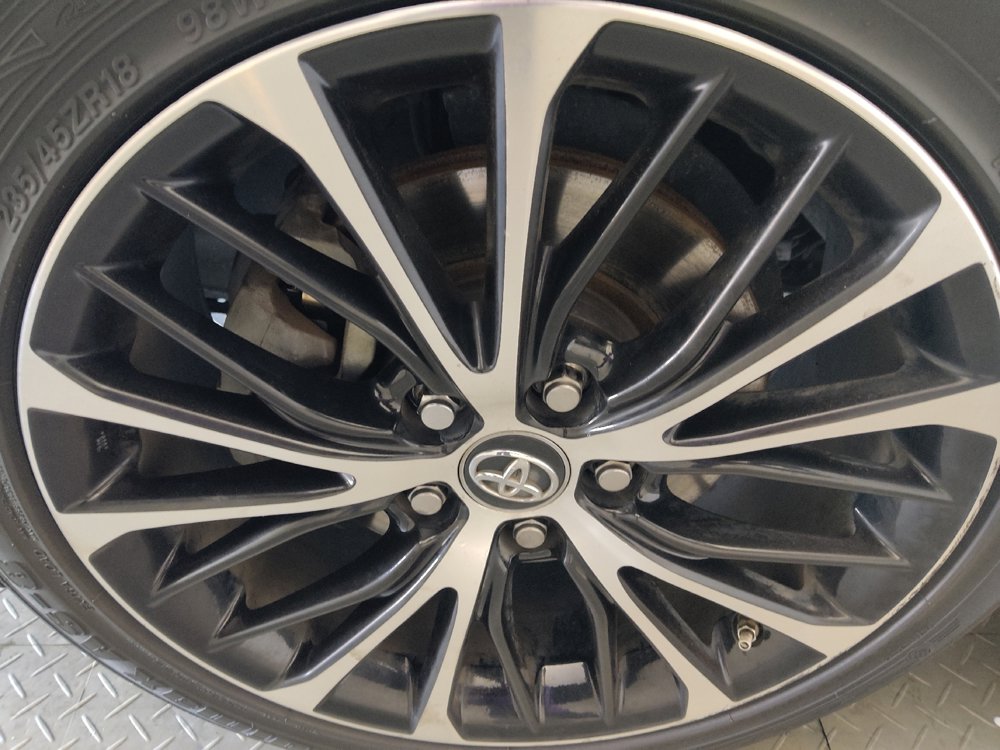 Used 2018 Toyota Camry SE FWD image 31