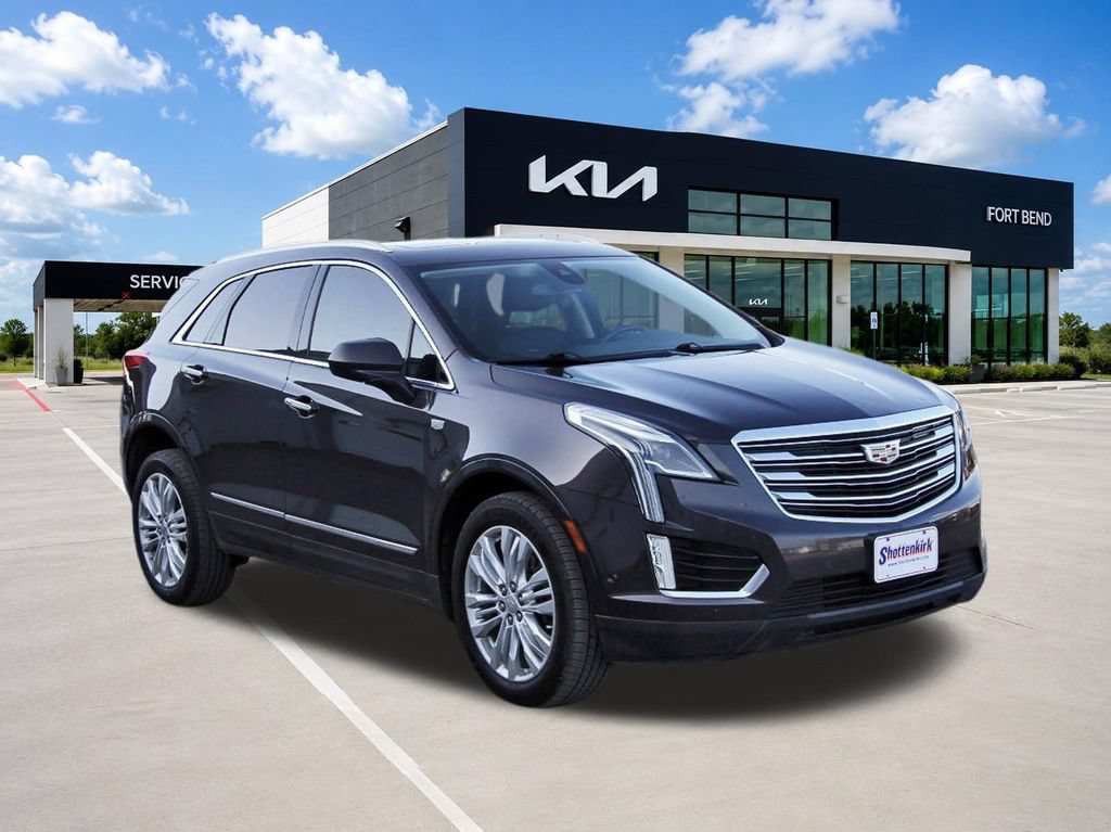 Used 2019 Cadillac XT5 Premium Luxury w/ Driver Assist Package FWD image 3