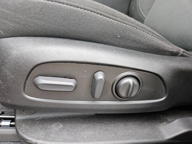 Used 2023 Chevrolet Traverse LT image 9