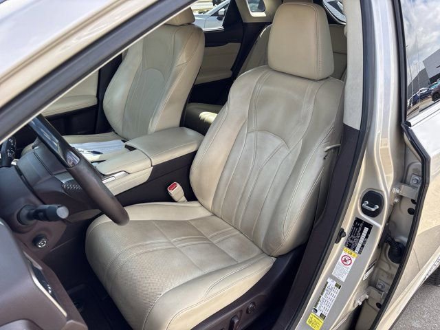 Used 2017 Lexus RX 450h AWD w/ Luxury Package image 20