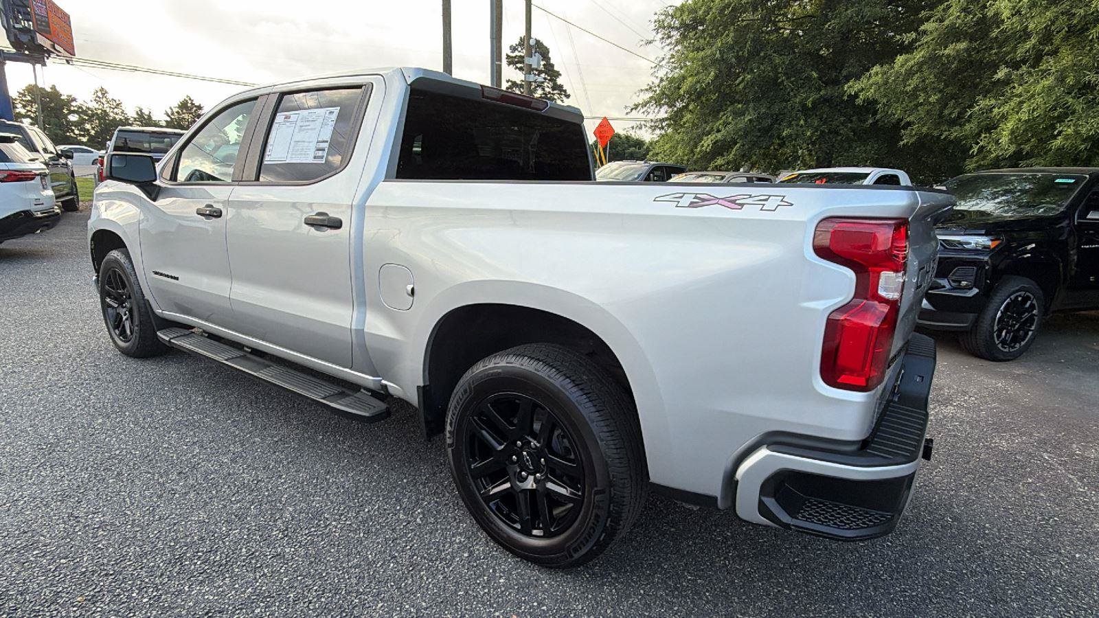 Used 2022 Chevrolet Silverado 1500 RST AWD/4WD image 10