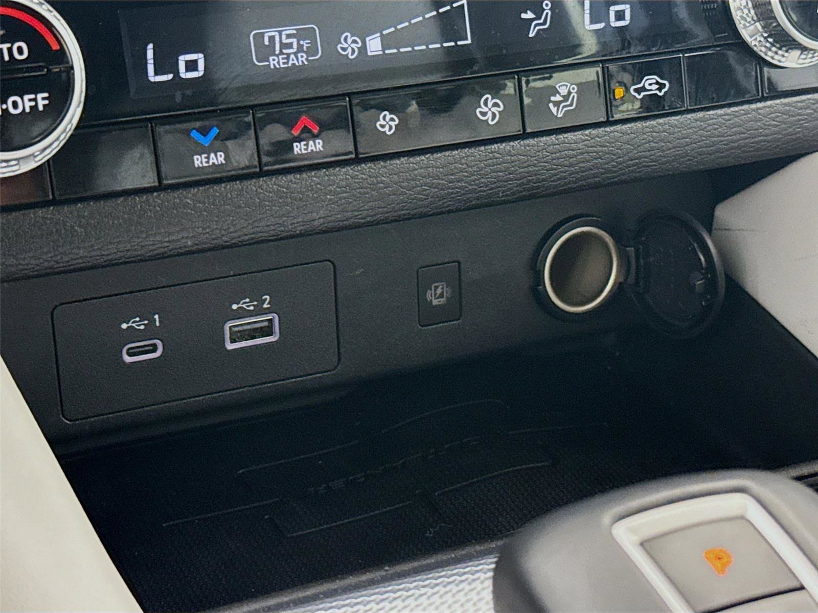 Used 2023 Mitsubishi Outlander SEL image 15