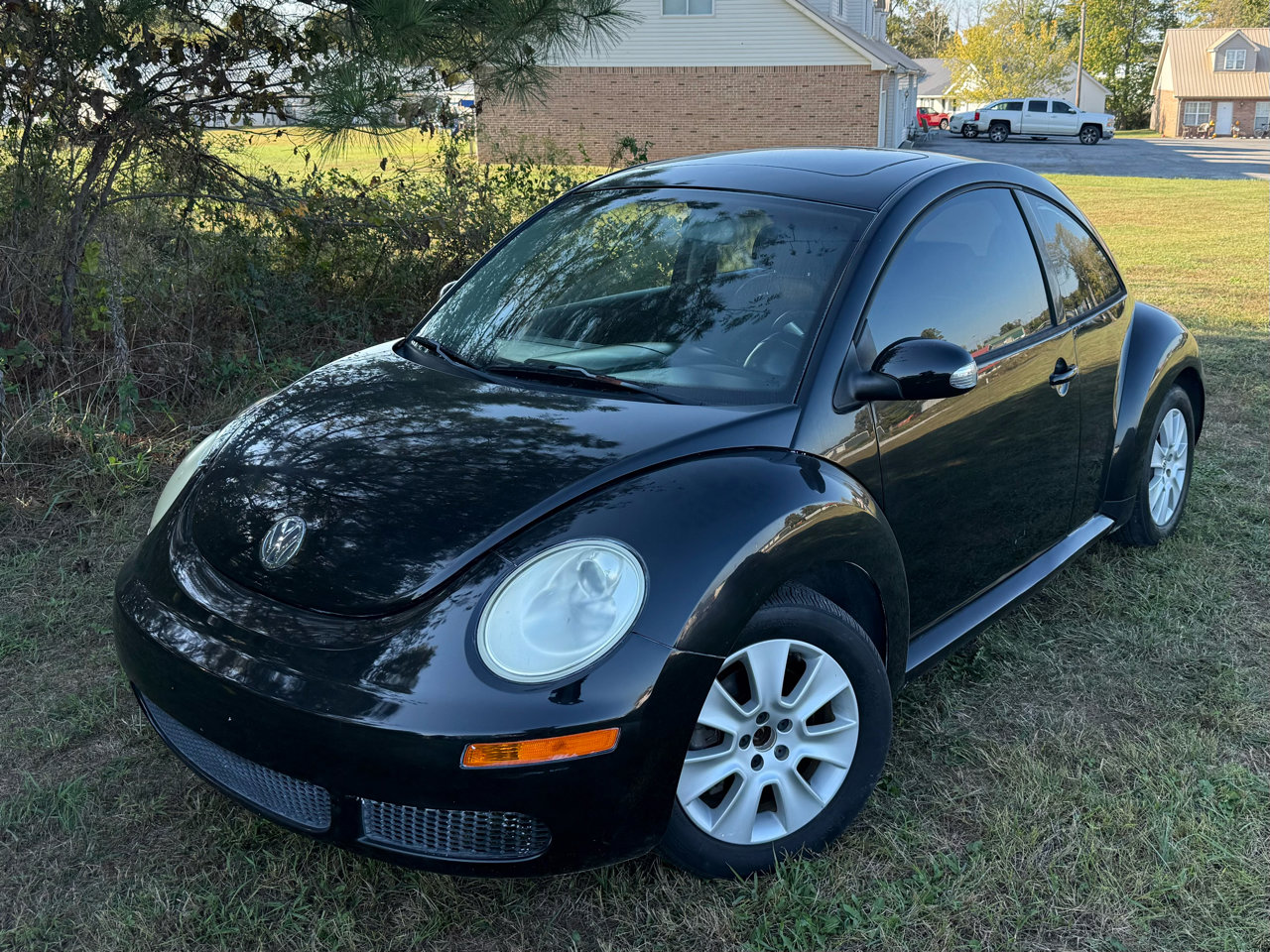 Used 2009 Volkswagen Beetle S image 3