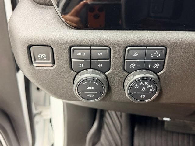 Certified 2023 Chevrolet Silverado 1500 LTZ AWD/4WD image 19
