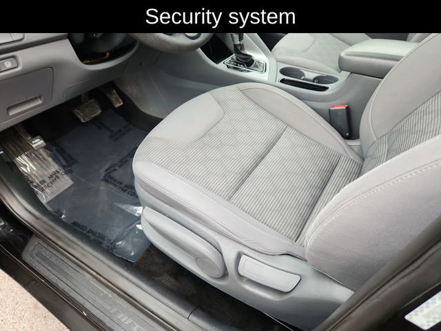 Used 2017 Kia Niro LX image 20