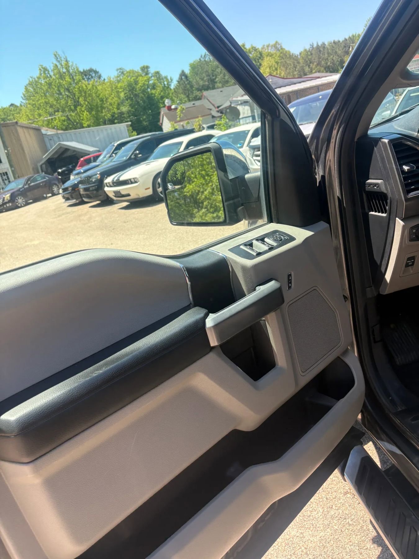 Used 2017 Ford F150 XLT RWD image 36