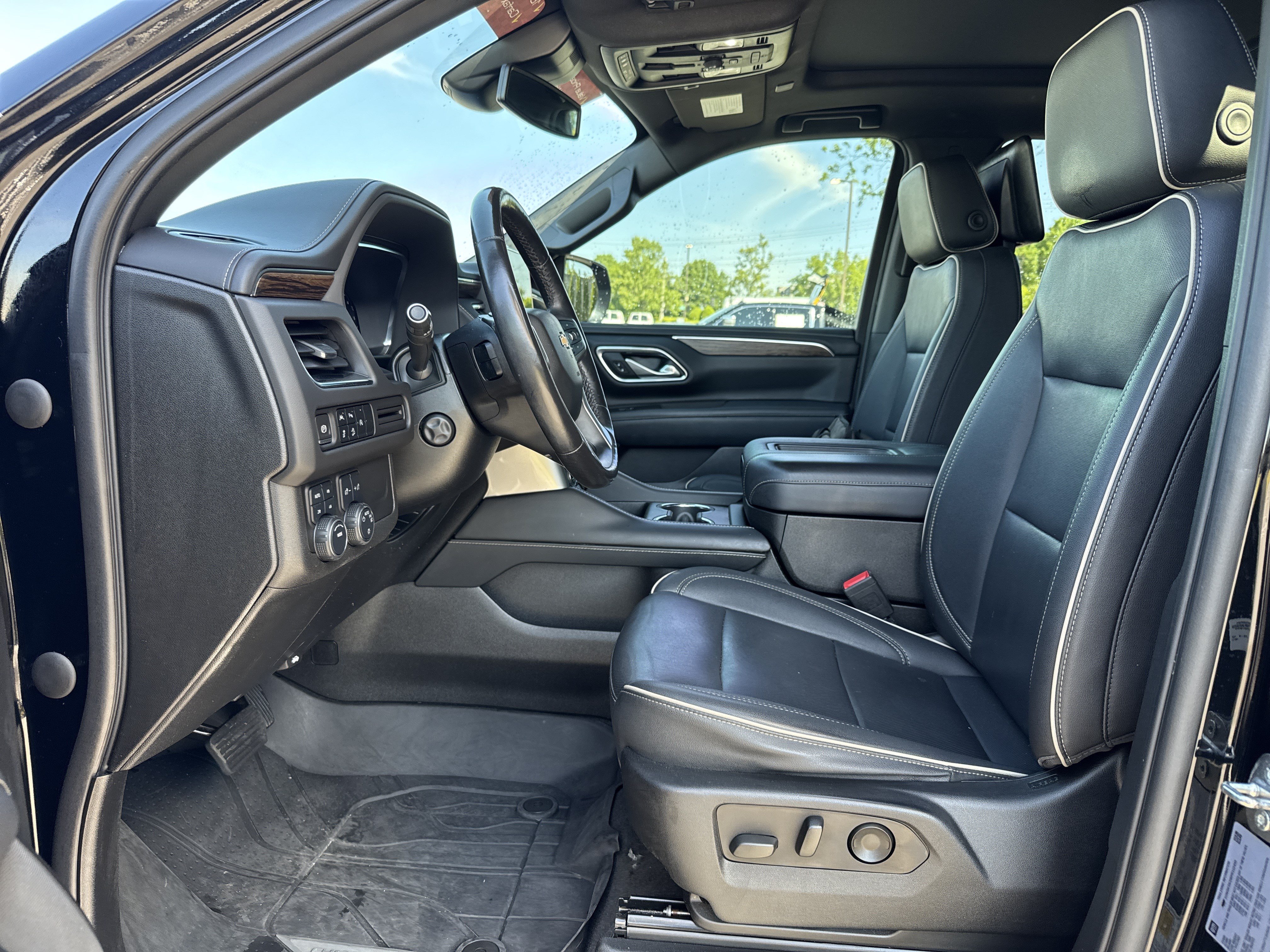 Used 2023 Chevrolet Tahoe Premier AWD/4WD image 16