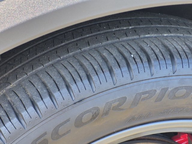 Used 2025 Ford Explorer ST AWD/4WD image 18