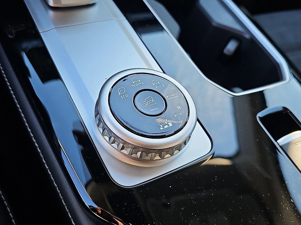 New 2026 Mitsubishi Outlander SE image 15