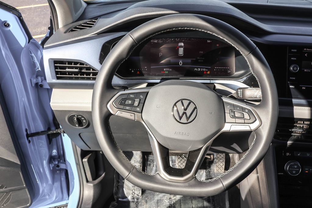Used 2024 Volkswagen Taos SE image 19