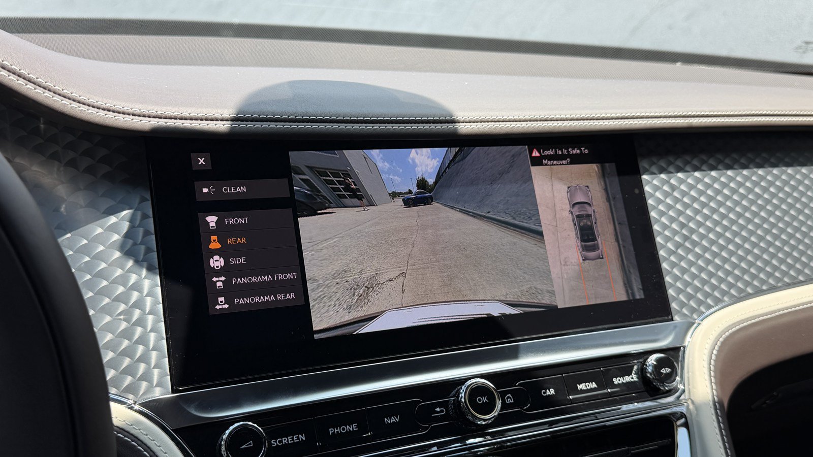 Certified 2024 Bentley Flying Spur W12 AWD/4WD image 13