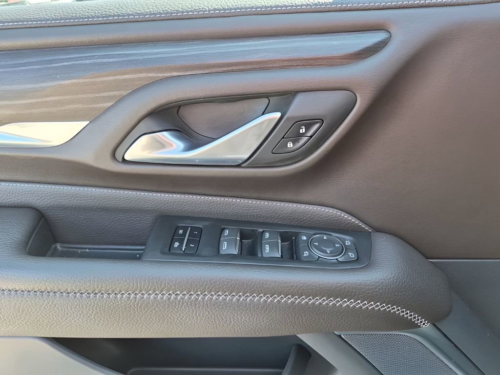 Used 2022 GMC Yukon XL Denali w/ Denali Premium Package image 27