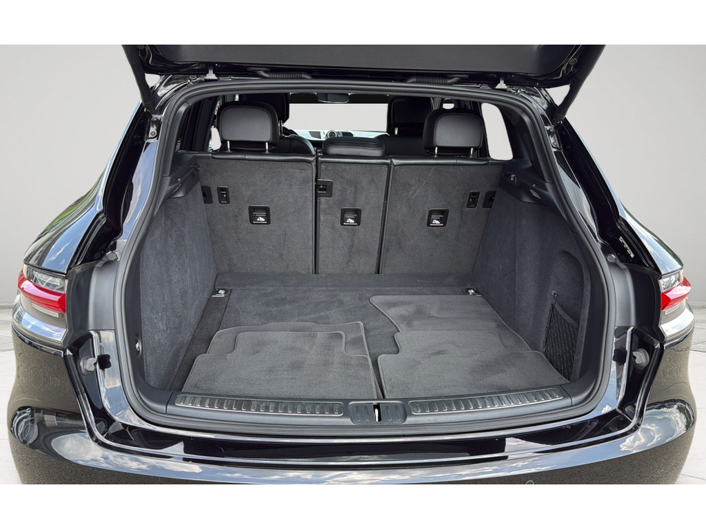 Used 2021 Porsche Macan AWD/4WD image 10