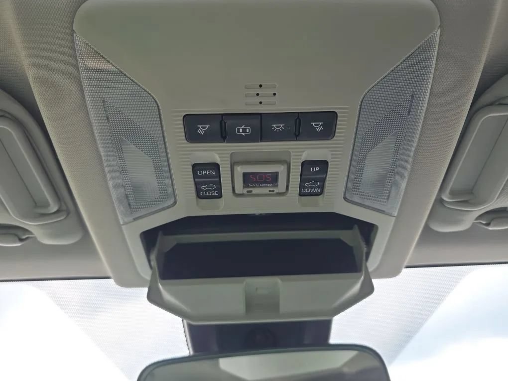 Used 2019 Toyota RAV4 XLE FWD image 34