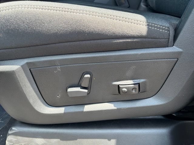New 2026 RAM 2500 Big Horn AWD/4WD image 15
