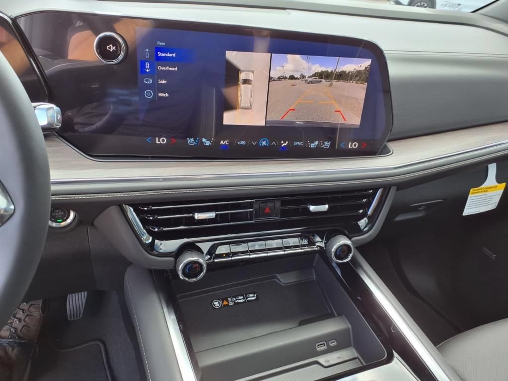 New 2025 Chevrolet Tahoe Premier AWD/4WD image 9
