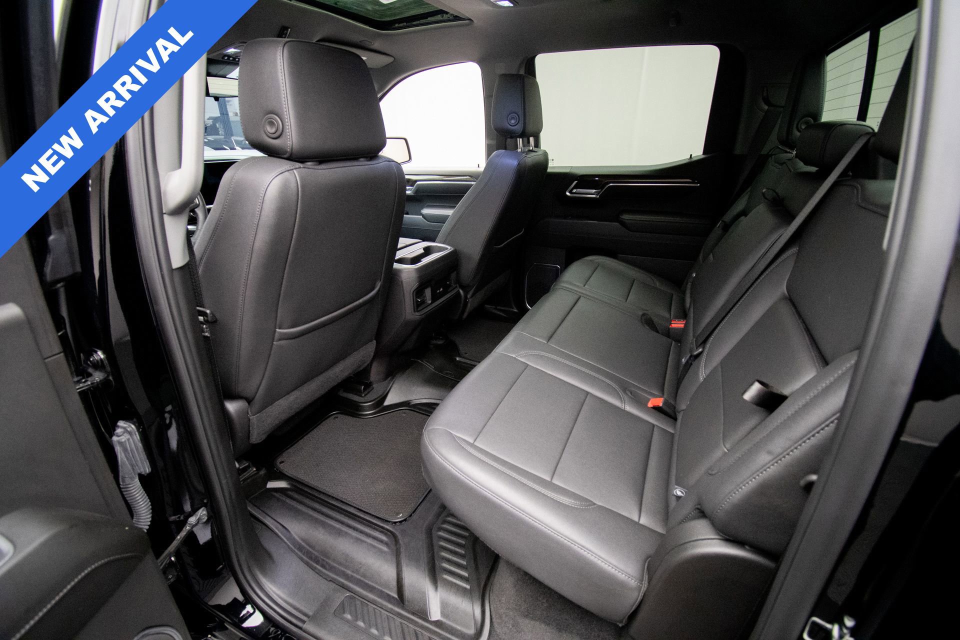 Used 2025 Chevrolet Silverado 1500 LT Trail Boss w/ Convenience Package II AWD/4WD image 22