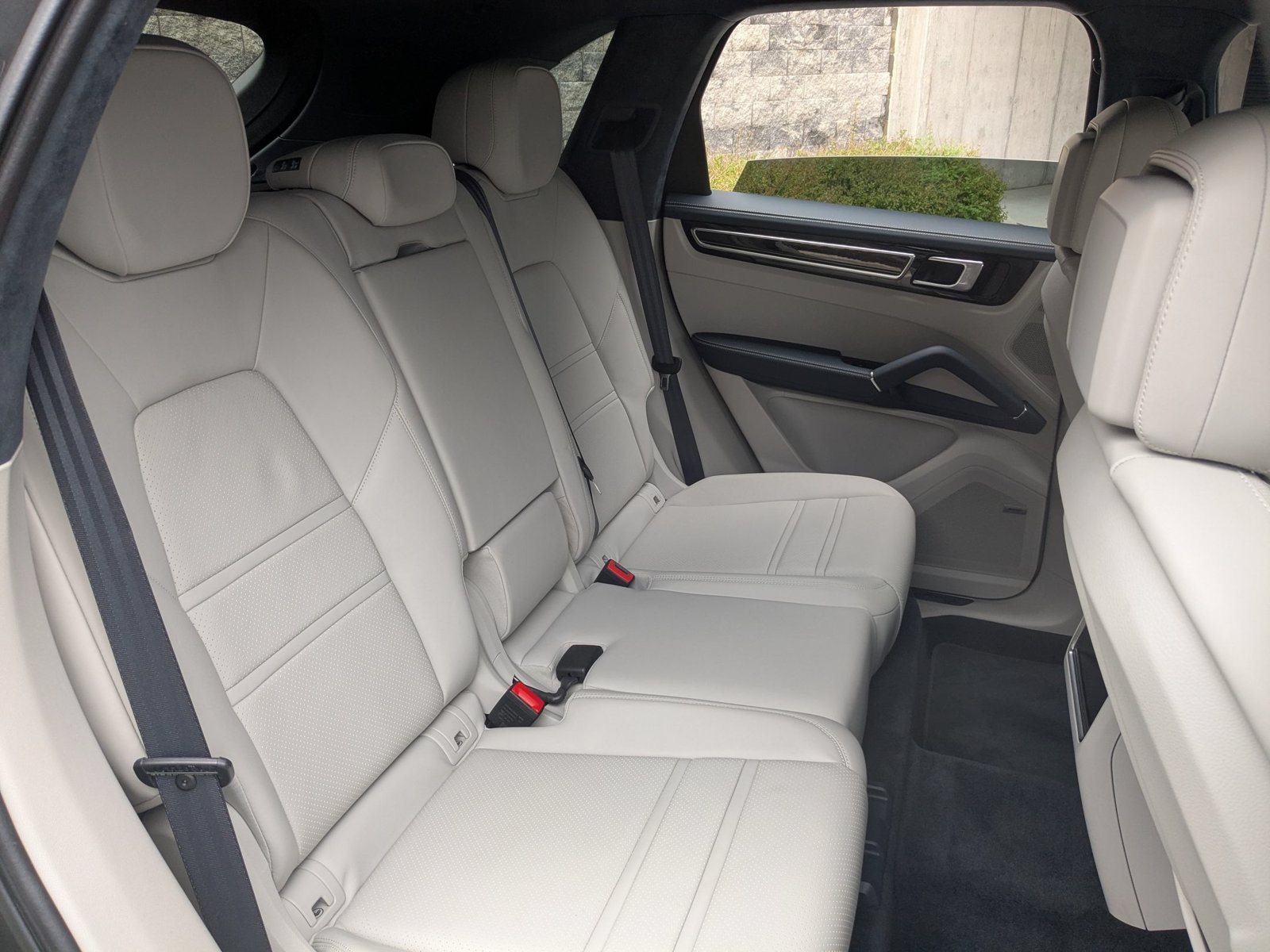 Certified 2023 Porsche Cayenne GTS AWD/4WD image 25