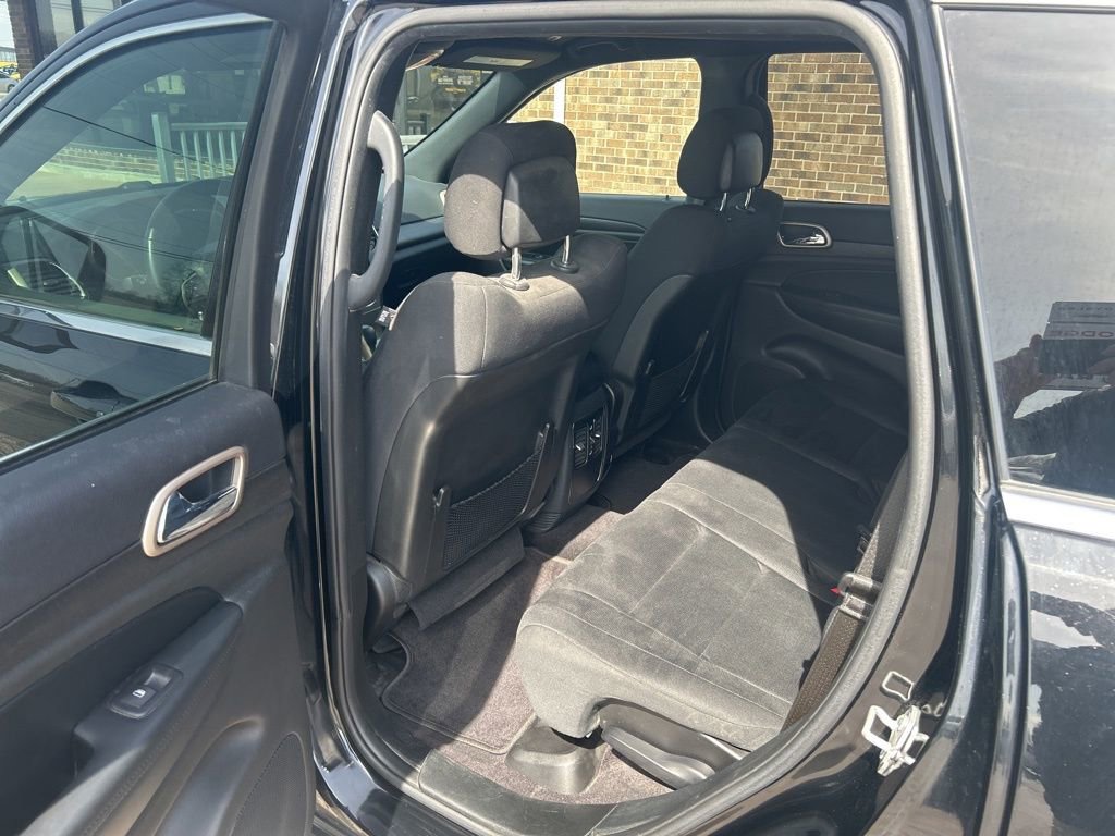 Used 2017 Jeep Grand Cherokee Laredo w/ Quick Order Package 23E image 13