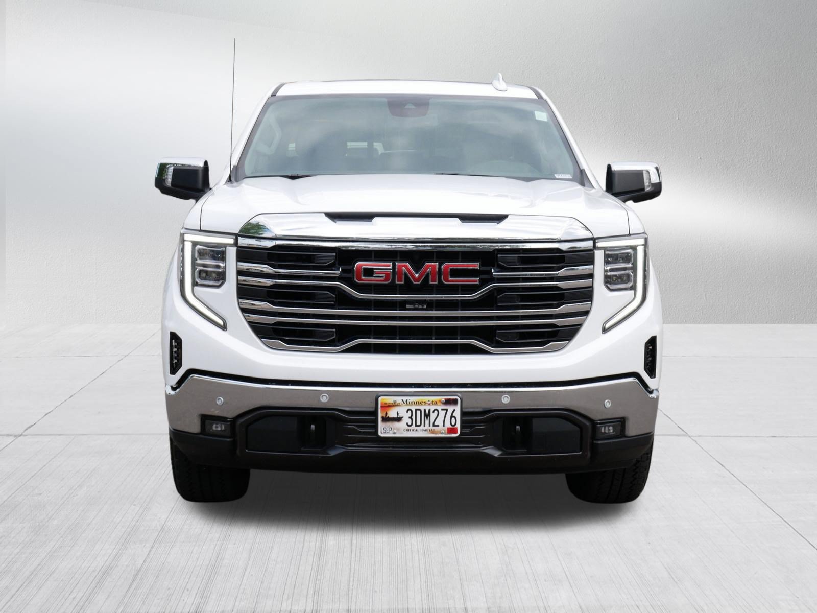 Used 2025 GMC Sierra 1500 SLT w/ SLT Premium Plus Package AWD/4WD image 2