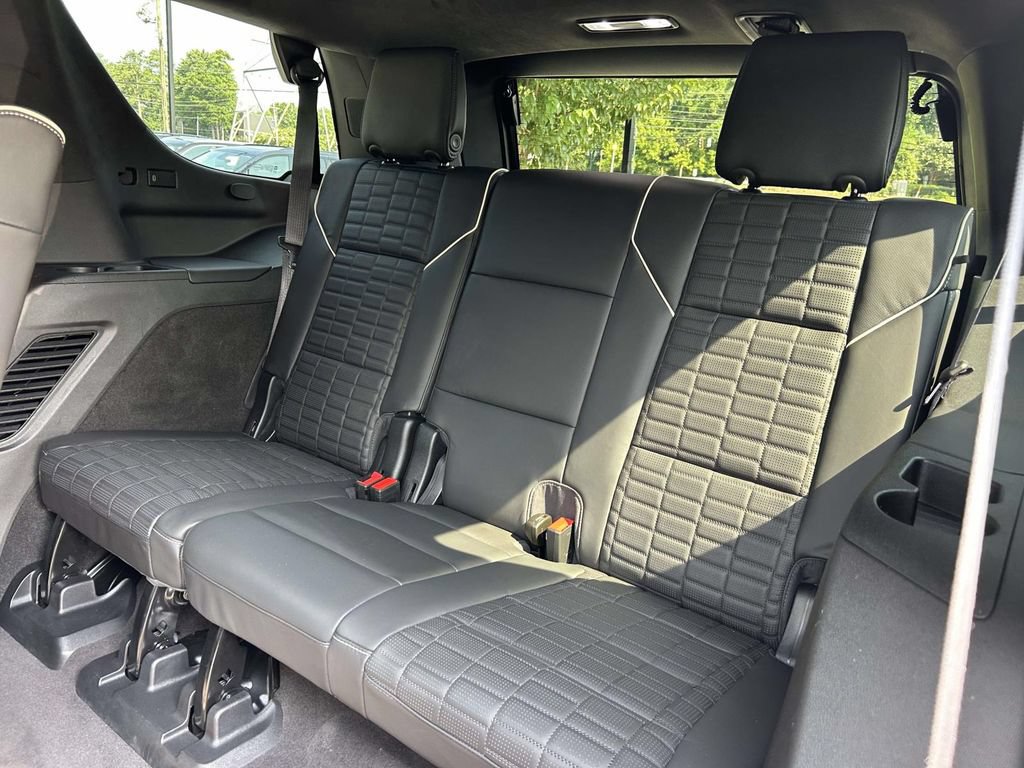 Used 2024 Cadillac Escalade Sport Platinum w/ LPO, ONYX Package AWD/4WD image 12