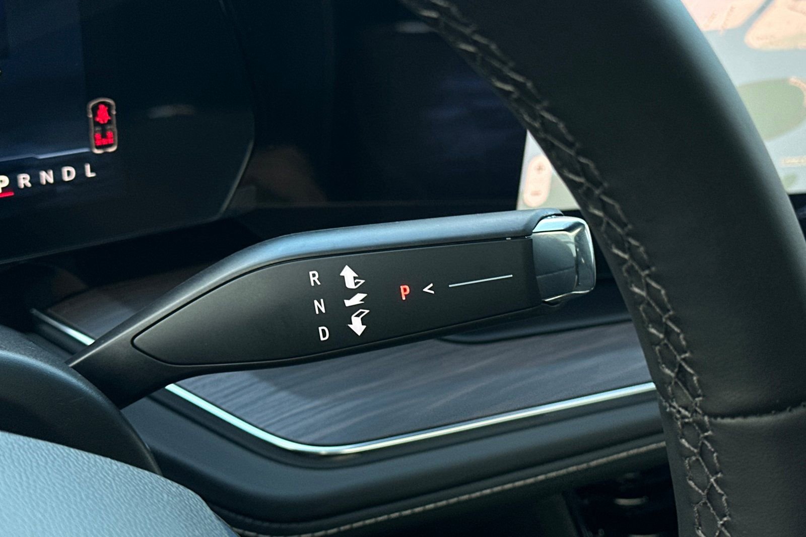 New 2025 Chevrolet Suburban Premier RWD image 24