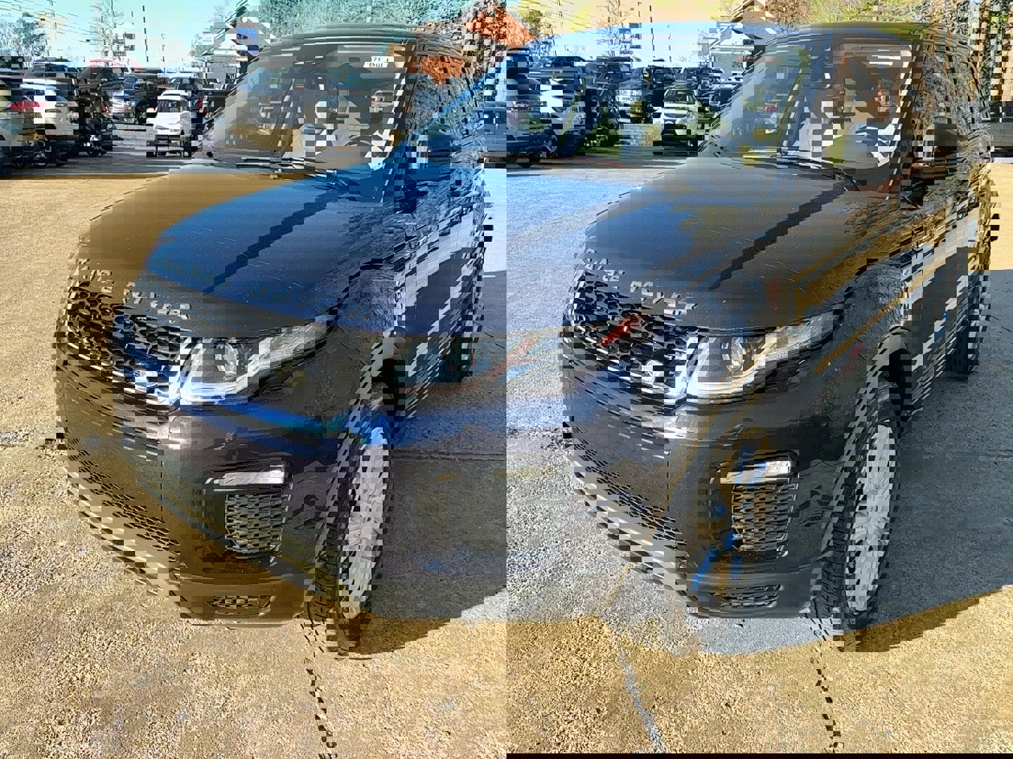 Used 2018 Land Rover Range Rover Evoque SE Premium image 2