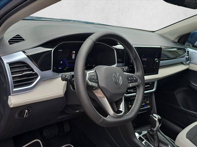 New 2026 Volkswagen Taos SE FWD image 8
