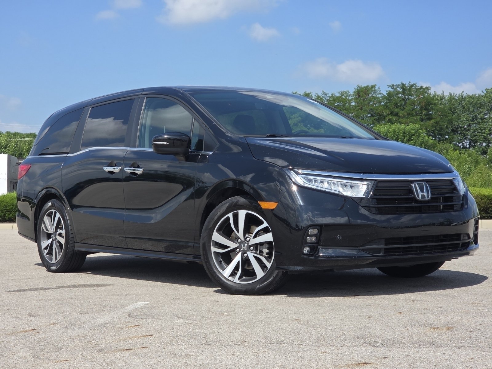 Used 2023 Honda Odyssey Touring image 2