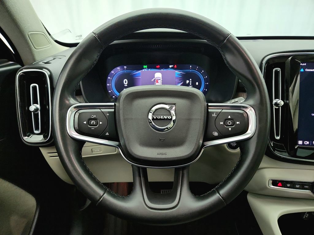 Used 2023 Volvo XC40 B5 Plus AWD/4WD image 15