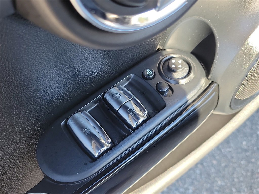 Used 2023 MINI Cooper S image 23