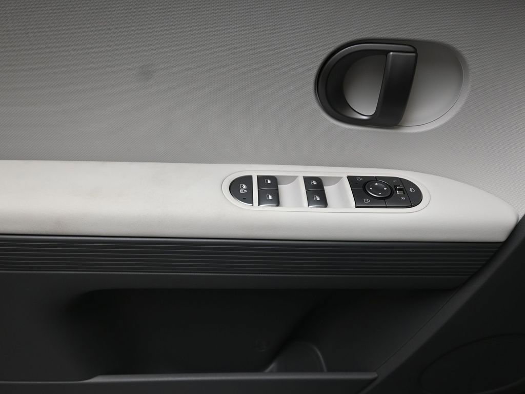 New 2025 Hyundai Ioniq 5 SEL image 21