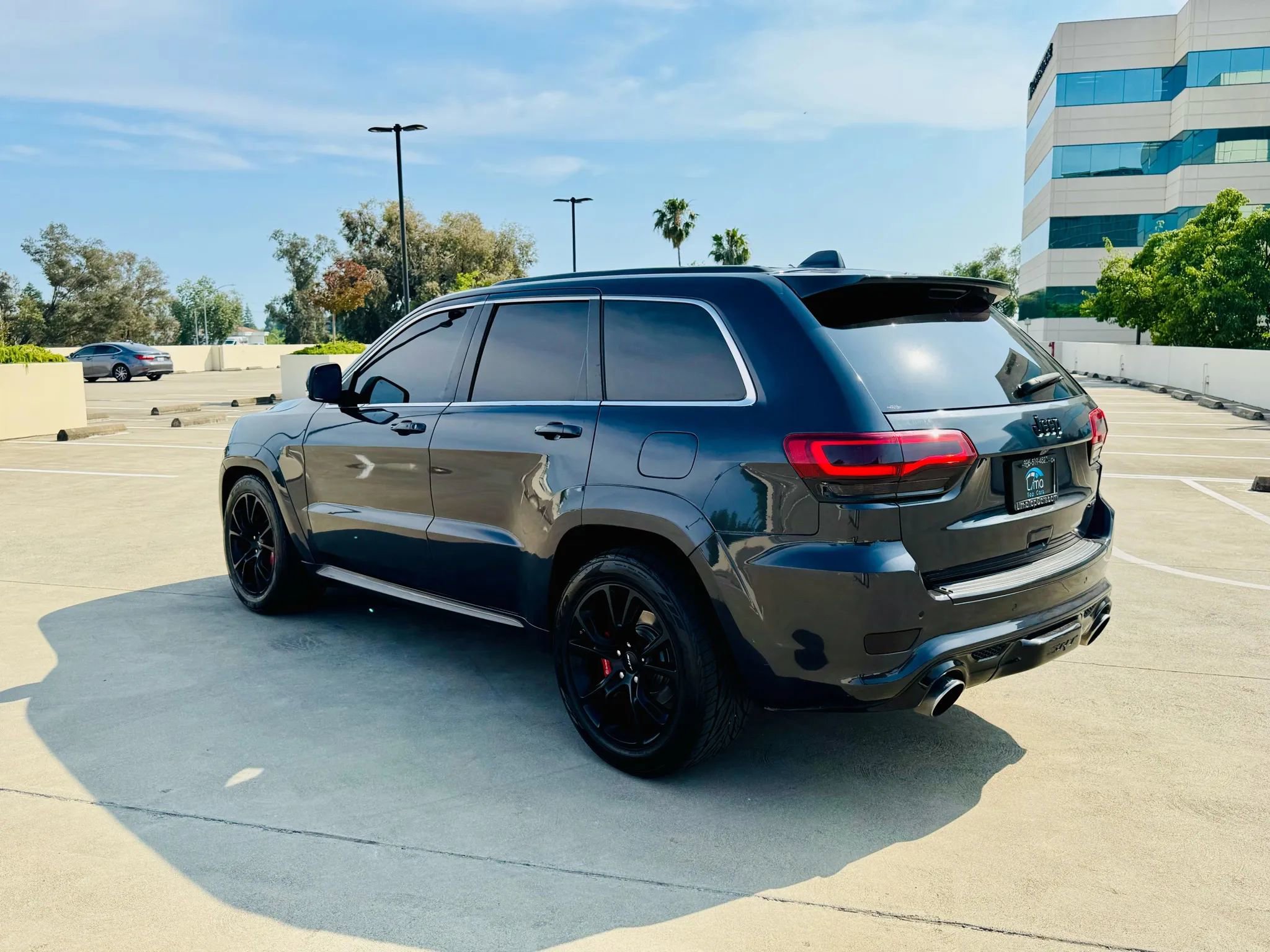 Used 2014 Jeep Grand Cherokee SRT image 14