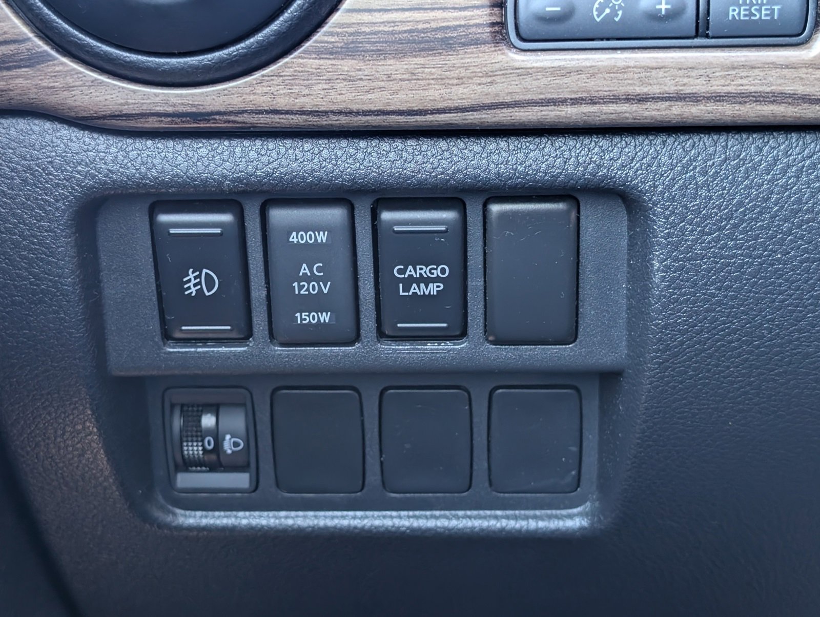 Used 2018 Nissan Titan SL w/ Off-Road Package image 17