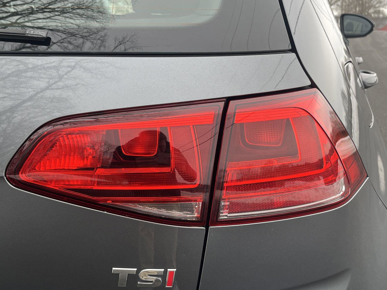 Used 2017 Volkswagen Golf Wolfsburg Edition image 28