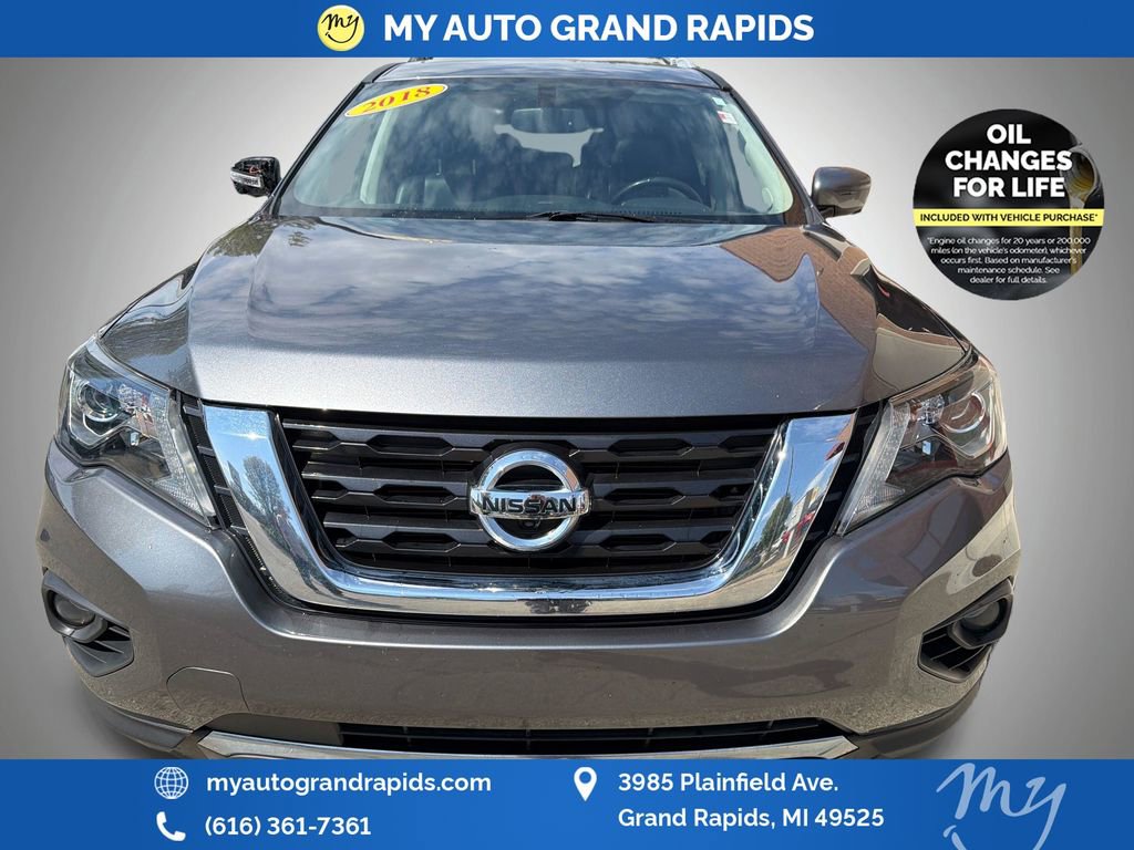Used 2018 Nissan Pathfinder Platinum w/ Cargo Package AWD/4WD image 2