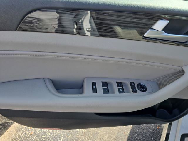 Used 2015 Hyundai Sonata Limited w/ Option Group 05 image 14