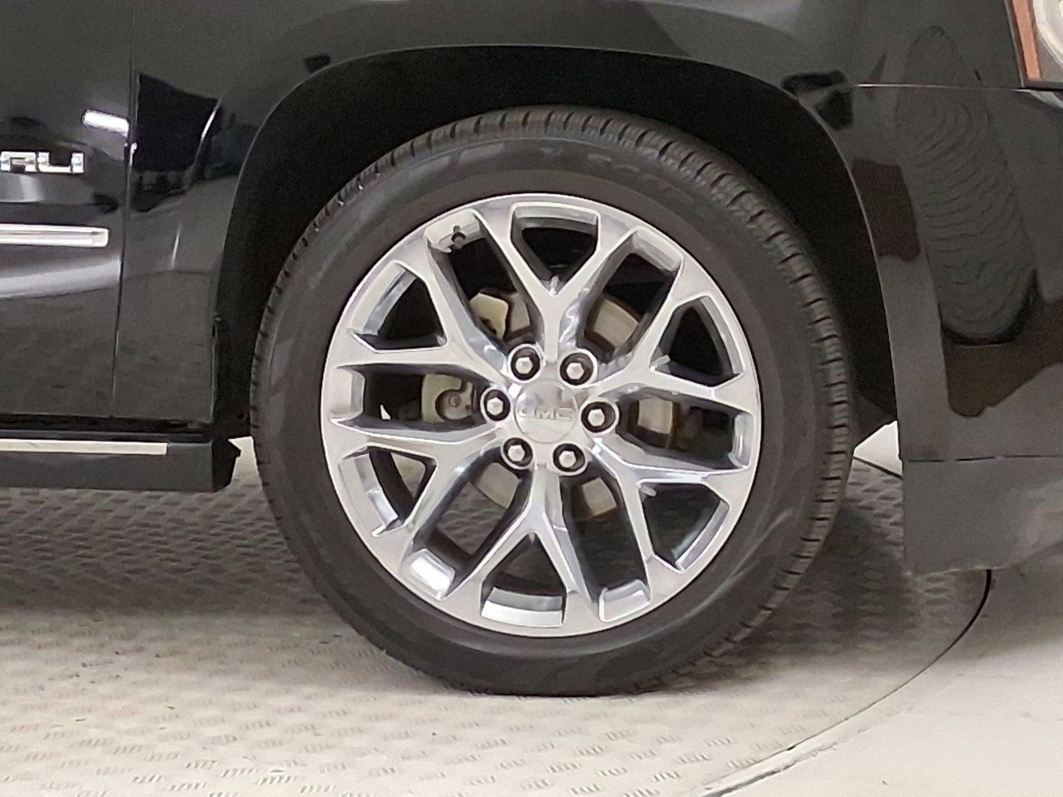 Used 2019 GMC Yukon XL Denali w/ Denali Ultimate Package image 10